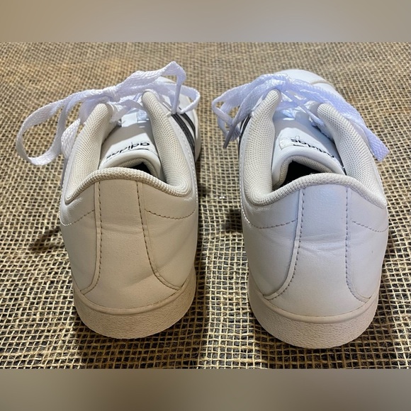 Adidas Superstar Sneakers, Sz 6, White Leather Upper w/3 Stripe Logo, Shell Toe - Picture 5 of 8